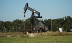 Rusia ameninţă că va sista furnizarea de petrol şi gaz natural pentru ţările care îi impun plafoane de preţ