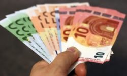 Finanţare de 57 milioane de euro pentru stimularea angajării tinerilor şi a persoanelor peste 45 de ani