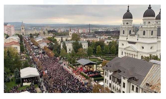 VIDEO Iaşi: Zeci de mii de credincioşi participă la Slujba Liturgică de hramul Sfintei Cuvioase Parascheva