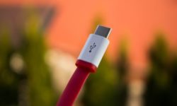 Parlamentul European impune un încărcător universal de tip USB-C pentru toate dispozitivele mobile
