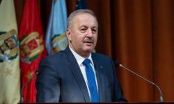 Vasile Dîncu a anunţat că a demisionat din funcţia de ministru al Apărării Naţionale