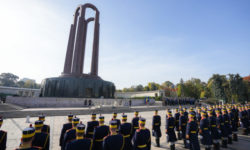 Ziua Armatei va fi sărbătorită în mai multe oraşe; Iohannis şi Ciucă – la Mormântul Ostaşului Necunoscut, în Parcul Carol I