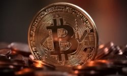Bitcoin, la cel mai redus nivel din 2020