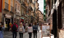 Sosirea columbienilor, ucrainenilor şi venezuelenilor a stopat scăderea populaţiei Spaniei