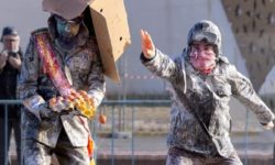 Bătaie cu făină şi ouă la un festival tradiţional din Spania