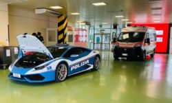 Italia: Poliţiştii au traversat ţara într-un Lamborghini pentru a livra doi rinichi