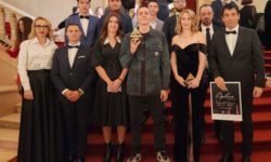 David Popovici şi Simona Radiş, desemnaţi sportivii anului 2022 în cadrul Galei organizate de Ministerul Sportului