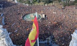 Zeci de mii de persoane au manifestat la Madrid împotriva guvernului condus de Pedro Sanchez
