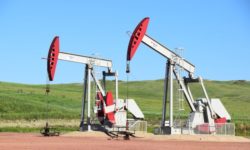 Cotaţia barilului de petrol a coborât sub 70 de dolari pentru prima dată după 2021