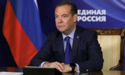 Dmitri Medvedev avertizează că livrarea de avioane NATO Ucrainei echivalează cu a intra în război împotriva Rusiei