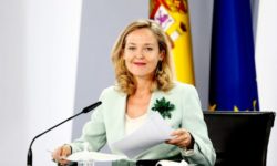 Guvernul spaniol vrea să impună prin lege minim 40% femei în executiv şi paritatea sexelor pe listele de candidaţi