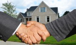 Aproape 6 din 10 locuinţe vândute în România au fost cumpărate cu “cash” (raport)