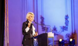 Raluca Turcan critică bugetarii plătiţi de zeci de ori mai bine decât managerii de companii private