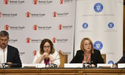 Salvaţi Copiii România: Aproape un milion de copii au avut experienţa plecării unui părinte în străinătate