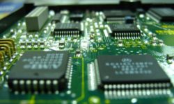 Semiconductori: Ursula von der Leyen pledează pentru o producţie de masă în UE