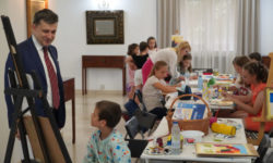 Diplome de participare pentru micuții artiști de la cursul de pictură