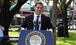 SUA: Primarul oraşului Miami, Francis Suarez, noul candidat republican la preşedinţie