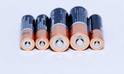 Consiliul UE a adoptat un nou regulament privind bateriile şi deşeurile de baterii