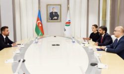 Fotbal: Antrenorul Adrian Mutu, prezentat oficial de Neftci Baku