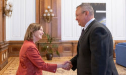 Preşedintele Senatului, întrevedere cu ambasadoarea SUA; au analizat provocările de securitate din regiune