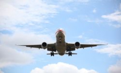 Bilete de avion mai ieftine cu 20% în septembrie, faţă de cele din august