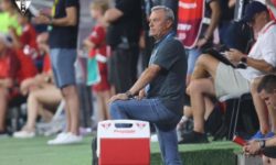 Fotbal: Antrenorul Mircea Rednic (UTA) a suferit un infarct în timpul meciului cu FCSB