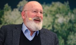 Frans Timmermans demisionează din funcţia de vicepreşedinte al Comisiei Europene