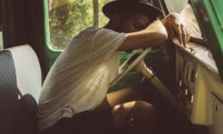 Dreptul de a conduce vehicule le va fi interzis până la 10 ani şoferilor sub influenţa drogurilor sau alcoolului (proiect)