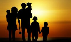 Indemnizaţia de creştere a copilului pentru gemeni, tripleţi şi multipleţi, majorată cu 50%