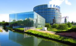 Parlamentul European solicită măsuri din partea UE pentru combaterea prostituţiei