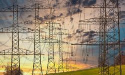 România vrea să construiască o nouă linie de înaltă tensiune pentru a gestiona afluxul de energie verde