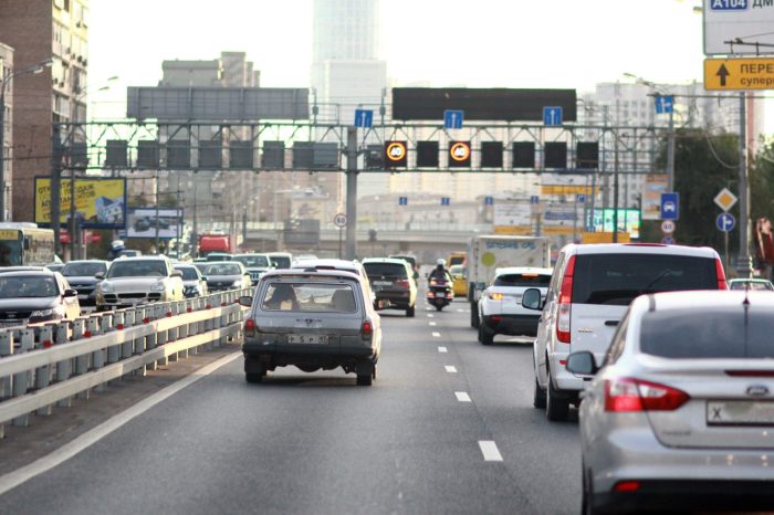 Statele baltice îşi închid frontierele pentru vehiculele înmatriculate în Rusia