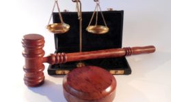 Prahova: Primarul şi viceprimarul comunei Colceag, reţinuţi pentru abuz în serviciu şi luare şi dare de mită