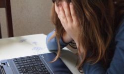 Guvernul a aprobat proiectul de lege ce vizează aderarea la convenţia privind eliminarea violenţei şi a hărţuirii la muncă